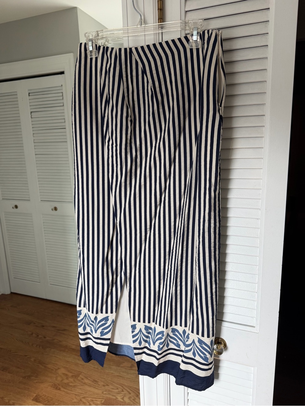 Women's Abercrombie & Fitch Mid Rise Sarong Maxi Skirt
SKU: 661000489 Size S